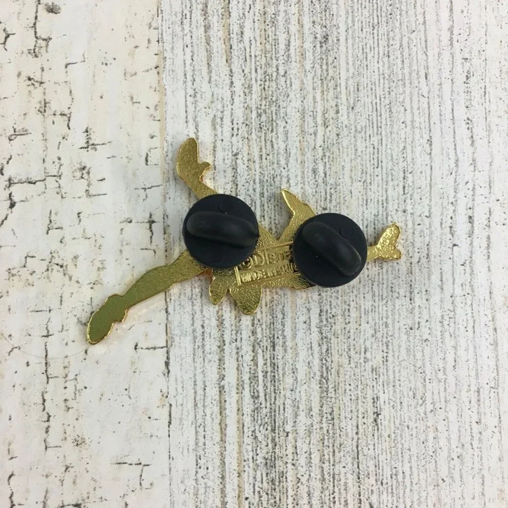 Disney Peter Pan Flying Vtg Pin